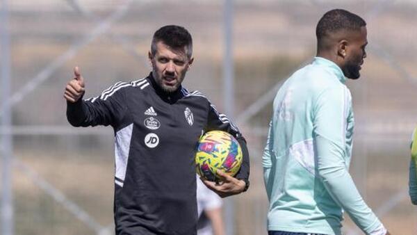 Pezzolano: «Como todo uruguayo, venimos a vivir al cien por cien la camiseta del Valladolid»