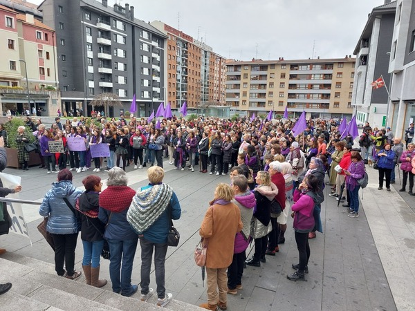 Miles de personas se manifiestan en Bilbao por la igualdad y contra la ...