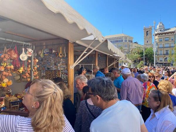 Después del traslado, otra tradición. Un paseo por l’Escuraeta, que abre hoy hasta el día del Corpus