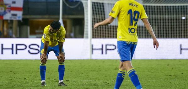 La raza de la UD recupera el liderato con remontada incluida