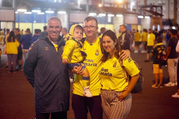 Ojo, que la afición también tiene cantera¡Vamos UD! 💛💙