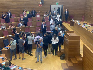 Así hemos contado la primera sesión de control a Mazón en Les Corts