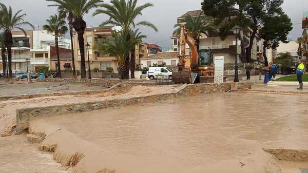Borrasca 'Gloria' | Calles inundadas y colegios sin clase en varios municipios de la Región de Murcia