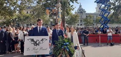 Los valencianos se vuelcan con la Senyera en un recorrido histórico