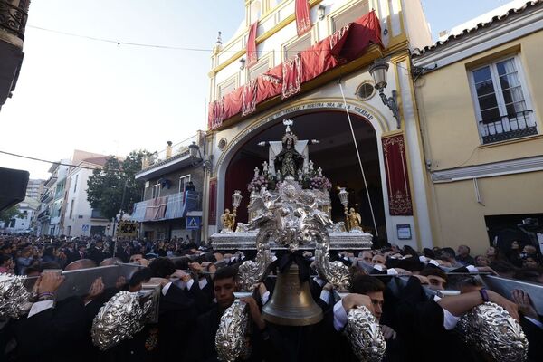 La Virgen de la Soledad, en su salida este Viernes Santo. Ñito Salas