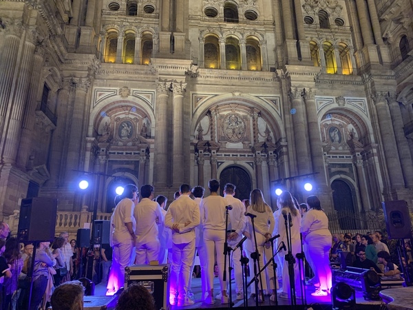 La Fundación Musical Málaga, en la plaza del Obispo. C. PINTO