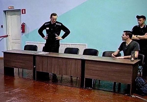 La justicia rusa condena al líder opositor Navalni a otros 19 años de prisión