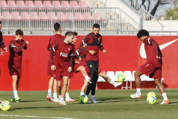 Este ha sido el once más votado por los lectores de @Orgullo_Nervion para el encuentro que va a enfrentar al Sevilla FC ante el Granada #SevillaFC #SevillaFCGranada