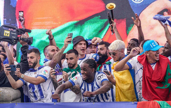 Directo | El Alavés celebra el ascenso a Primera en la Virgen Blanca