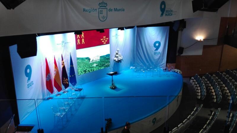 López Miras: «No permitiremos que nadie ponga límites a nuestro desarrollo»