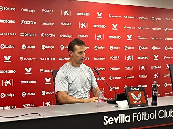 En la rueda de prensa previa al choque de esta tarde el técnico del Sevilla FC, Julen Lopetegui, comentó la actualidad de su equipo #SevillaFC #SevillaFCAtleti
