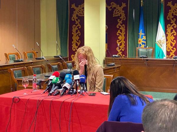 La alcaldesa de Maracena, muy afectada tras los hechos. FOTO: Javier Martín