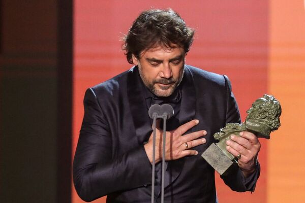 Javier Bardem, con su sexto Goya, el último por &amp;#039;El buen patrón&amp;#039;. / AFP
