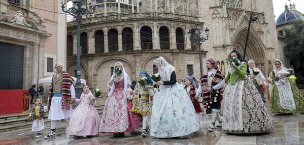 Fallas en directo | Última hora de las Fallas: la Ofrenda y la Nit del Foc, pendientes del cielo