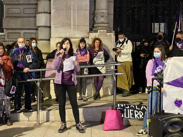 La manifestación del 8M recupera su fuerza y abarrota las calles de Santander