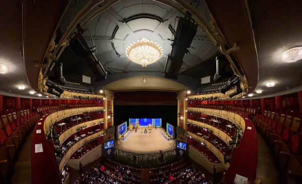 Comienza el sorteo de la Lotería de Navidad 2021 en el Teatro Real de Madrid. Suerte a todos¡¡¡