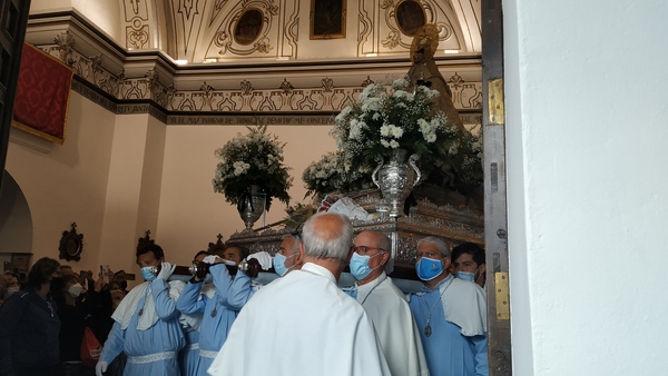 Así hemos contado la bajada de la Virgen de la Montaña en Cáceres