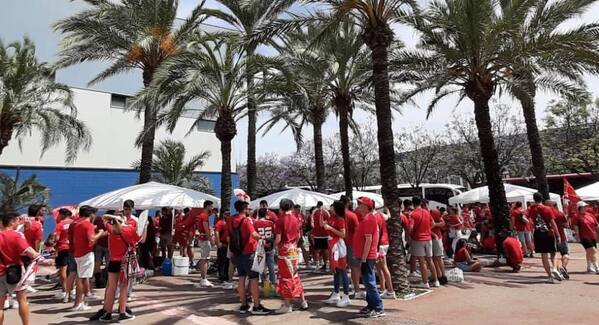 Aficionados granas calientan el partido en Alicante. Guillermo Carrión | AGM
