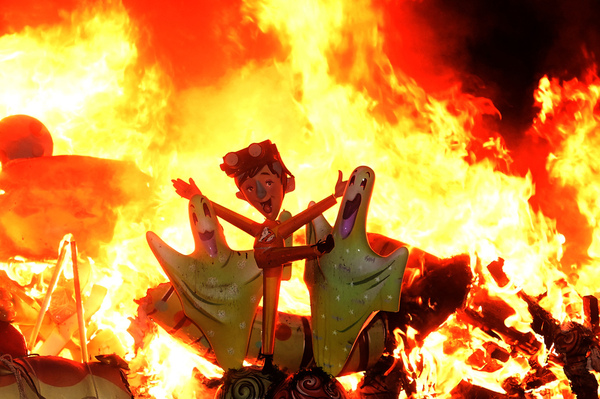 Fallas 2022: Cremà | Directo: Última hora de las Fallas: la mascletà y la Cremà, pendientes del tiempo