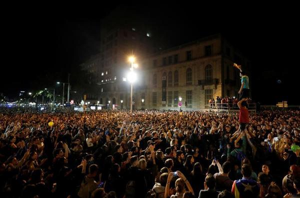 De momento tranquilidad en las movilizaciones que se están produciendo en Barcelona. (Fuente: Reuters)