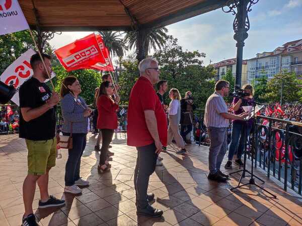 Miles de trabajadores salen a la calle a la búsqueda de «un convenio digno»