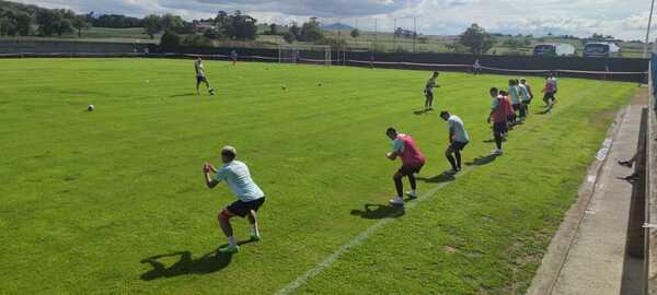 El Real Oviedo firma un empate sin goles ante el Deportivo Alavés