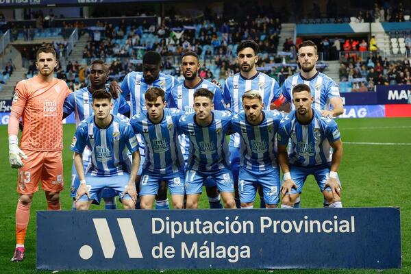 Foto del once inicial del Málaga esta noche. ÑITO SALAS