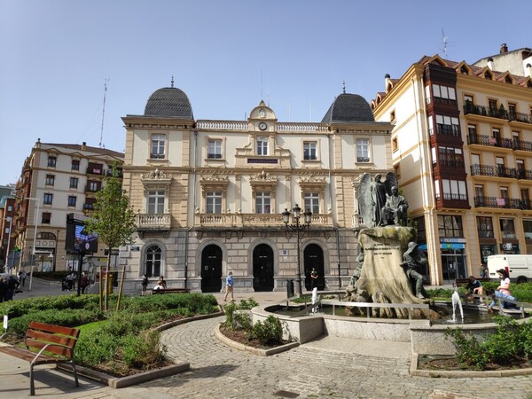 El Gobierno vasco cifró en un 16,25% la participación mientras los sindicatos hablaron de «amplio seguimiento»