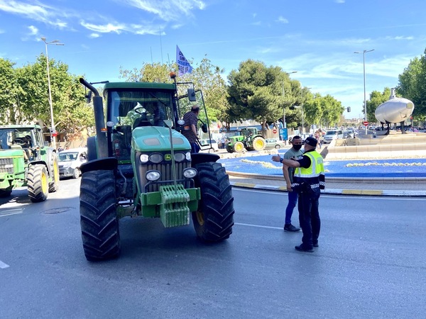La &#039;tractorada&#039; en defensa del Trasvase Tajo-Segura, en directo