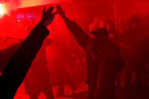 Manifestación ultraderechista en la plaza Artós de Barcelona (Fuente: AFP)