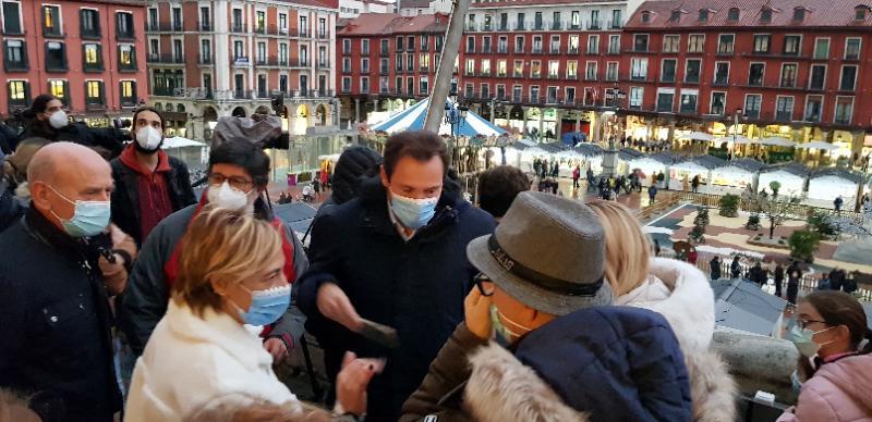 Valladolid enciende las luces de Navidad en 60 calles de la ciudad