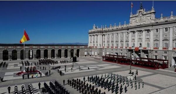 Abucheos al Gobierno y vivas al Rey en la Fiesta Nacional