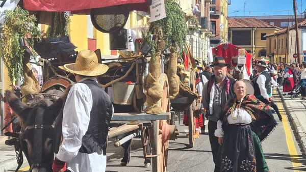 Así vivimos en directo el desfile de carros y pendones y las Cantaderas