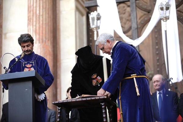 Firma del acta de liberación. Foto: Migue Fernández