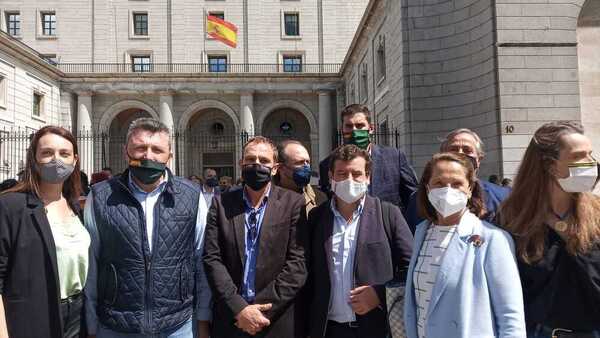 Angelo, Pascual Salvador, Gestoso y Ricardo Chamorro, diputado por Ciudad Real de Vox. Este último destaca que el partido "tiene el mismo mensaje en toda España"