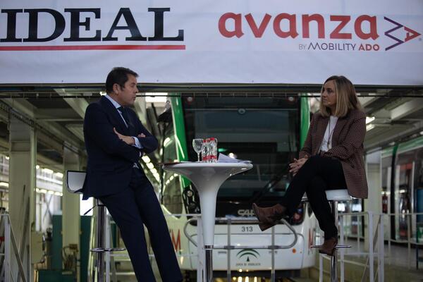 En directo | Marifrán Carazo y Gerardo Cuerva, en Diálogos por Granada de IDEAL