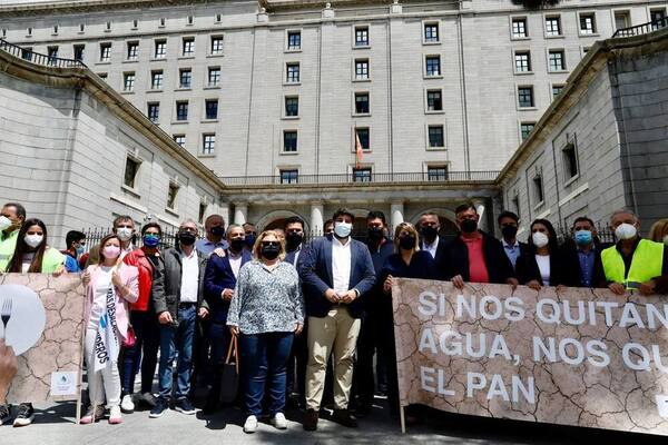 Así ha sido la protesta de los regantes en Madrid en defensa del Trasvase