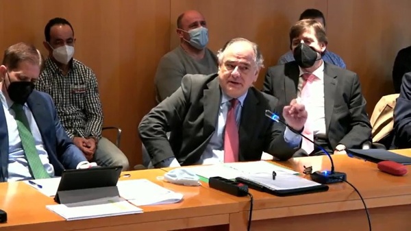 Luis Mendiguren sigue trabajando la duda razonable del jurado.