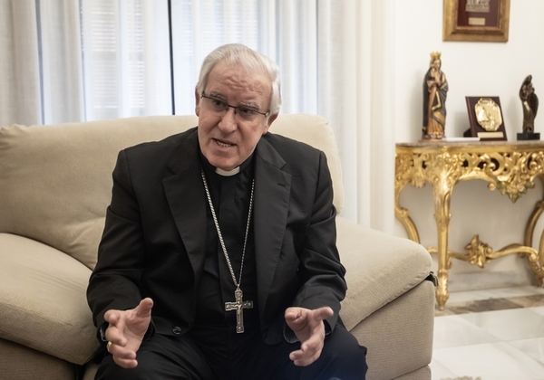 El arzobispo de Sevilla, monseñor José Ángel Saiz Meneses