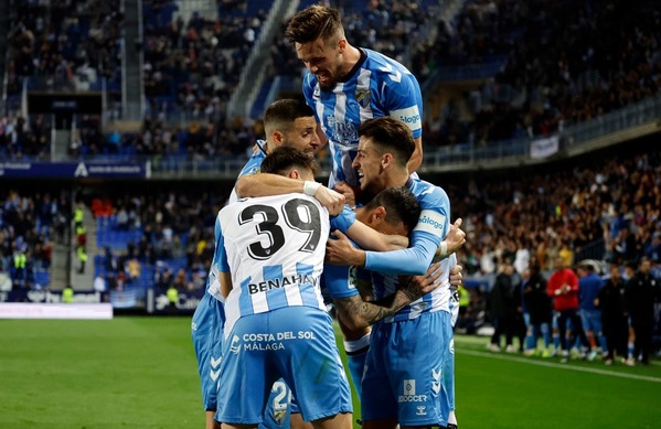 El Málaga celebra el gol de Rubén Castro. ÑITO SALAS