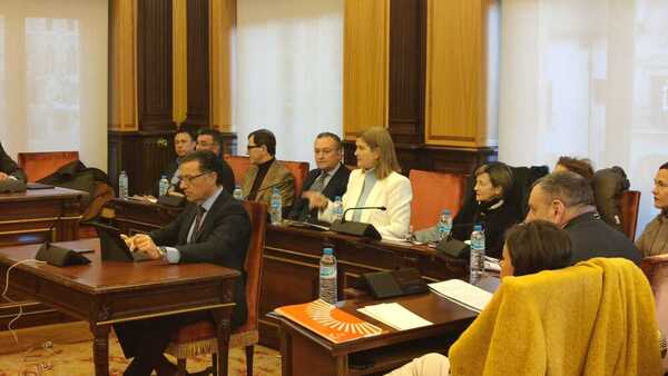 «No ha habido inversión ni promoción de León; sólo ha habido un obsequio en forma de placer y lujo a usted y su mujer»