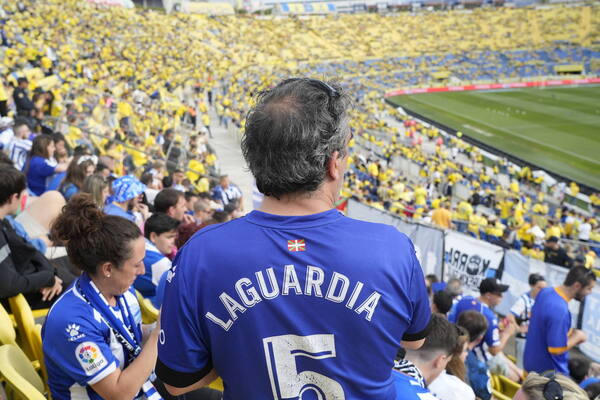 En directo, la afición del Alavés disfruta de la &#039;final&#039; por el ascenso