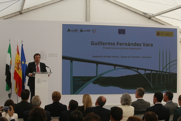 Guillermo Fernández Vara durante su intervención