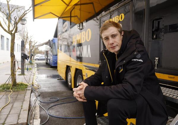 Ethan Hayter (Ineos) gana la primera etapa de la Itzulia