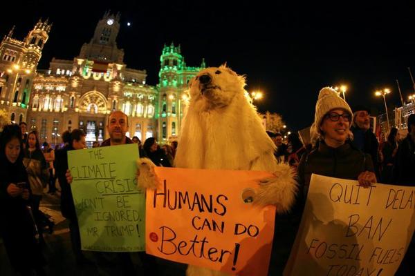 Un grito desesperado contra la «emergencia climática» atruena en las calles de Madrid