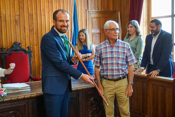 El socialista Iván Allende repite como alcalde de Piloña