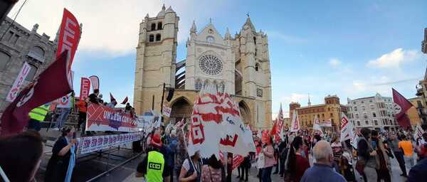 Ahora sí, todos ante la catedral de León.