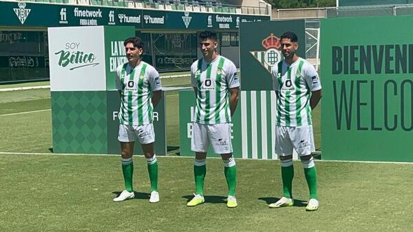 OFICIAL: Bellerín vuelve al Real Betis Balompié