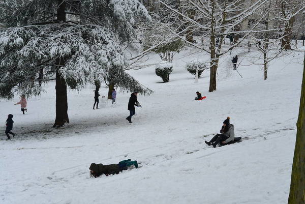 La mayor nevada en 33 años sorprende a Bizkaia