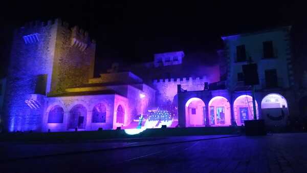 Así hemos contado el desfile de San Jorge de Cáceres